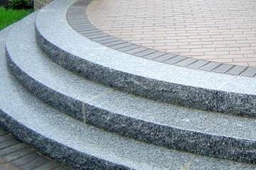 schody granit strzegomski